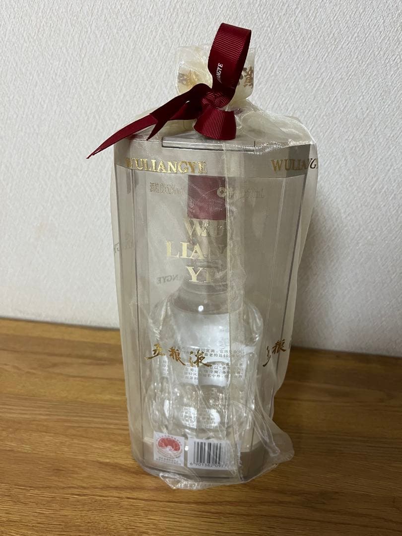 五粮液2022年製 赤いリボン付き
