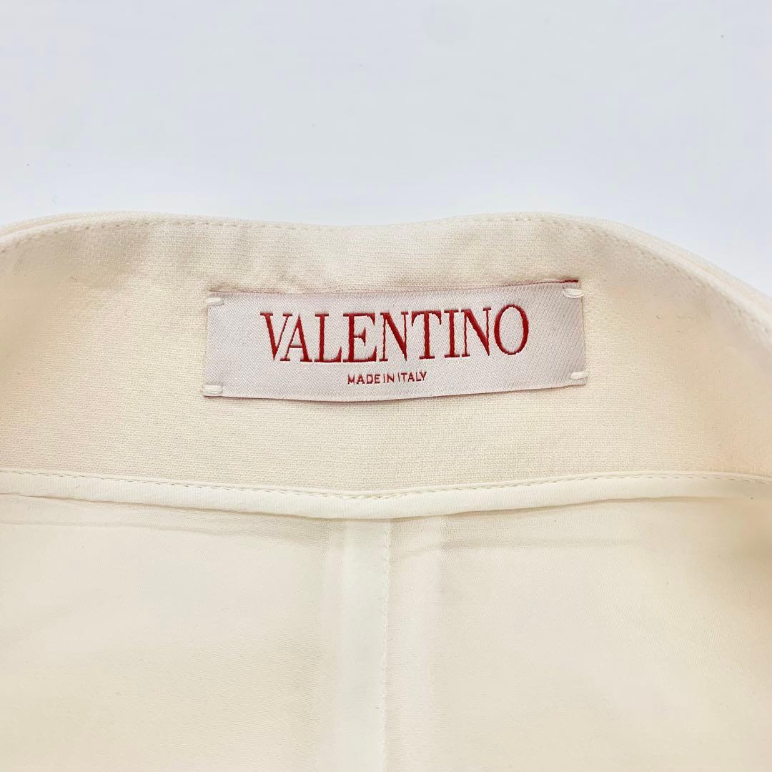 ヴァレンティノ ショートパンツ V金具 ロゴチェーン アイボリー