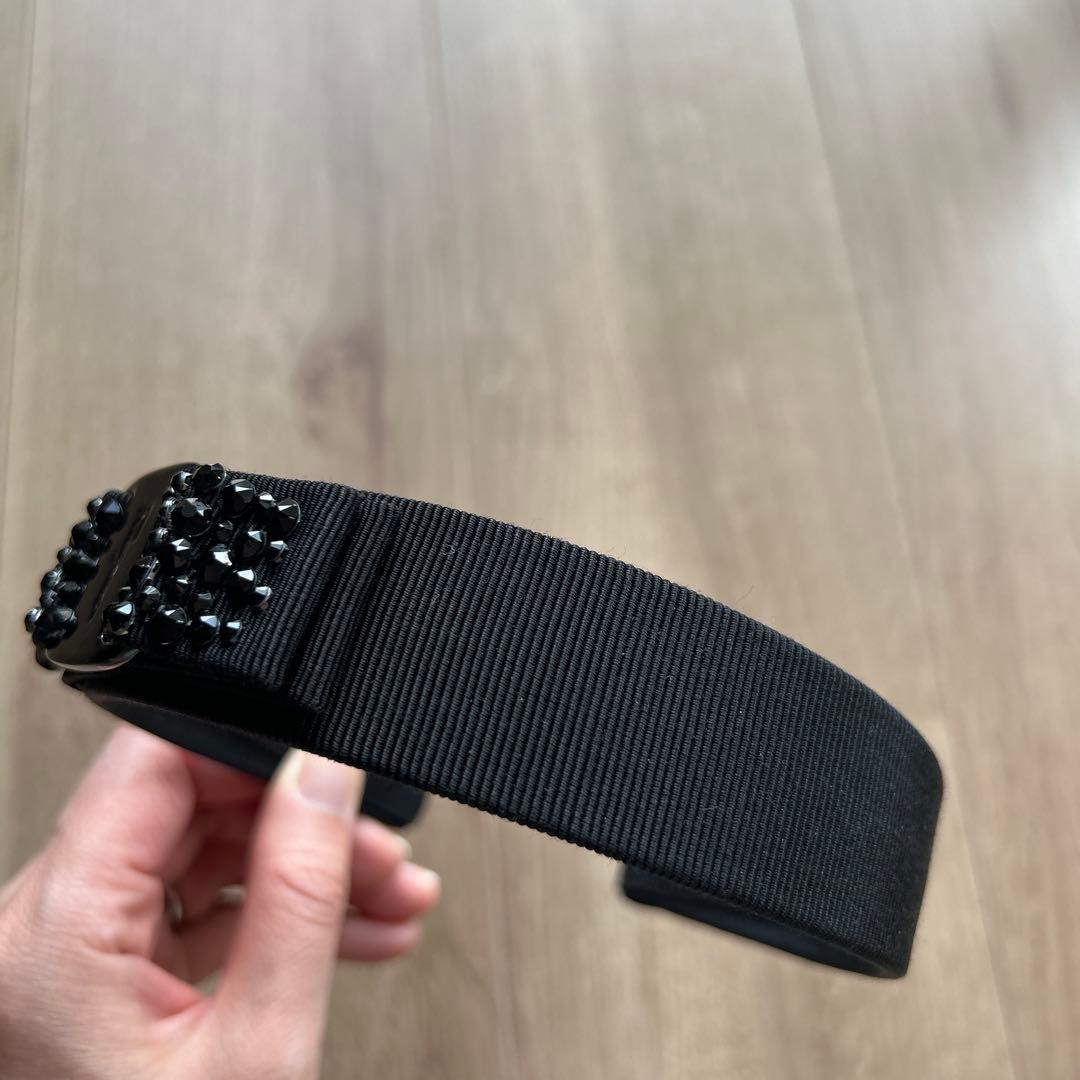 フェラガモ　カチューシャ　ビジュー付きヴァラ