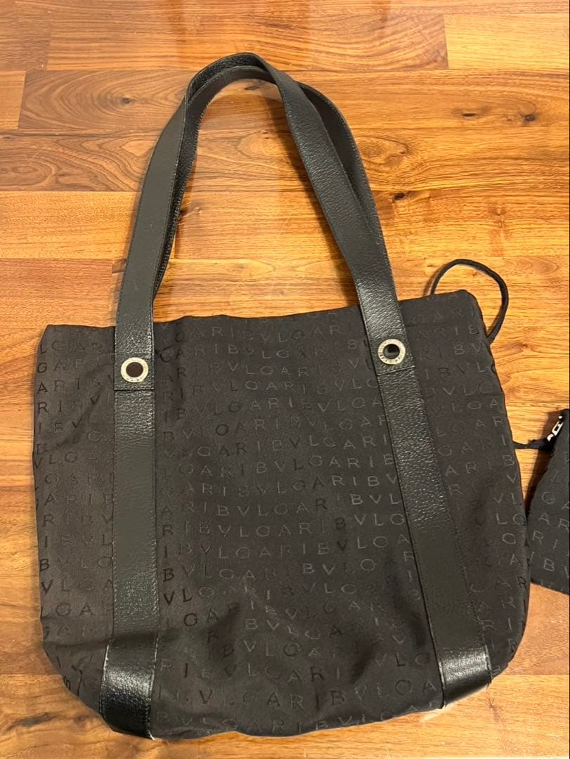 ブルガリ ロゴマニア トートバッグ ポーチ付 肩掛け A4可 総柄 黒