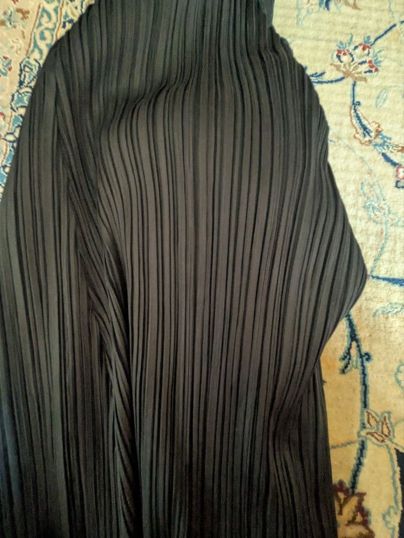 プリーツプリーツ、イッセイミヤケ ブラック プリーツスカート ひざ丈