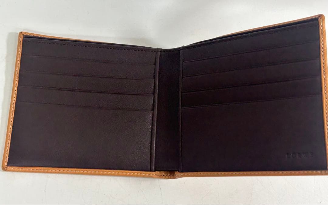 未使用　LOEWE ロエベ　ブラウン 二つ折り財布　箱あり