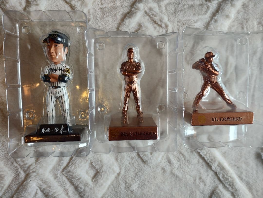 藤川球児 球場配布ボブルヘッド+藤川ミニフィギュア+中野ミニフィギュア3体セット