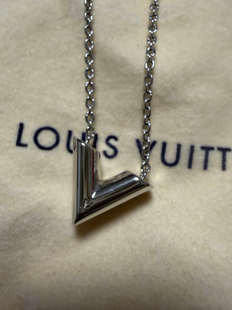 LOUIS VUITTON ネックレス・エッセンシャルV