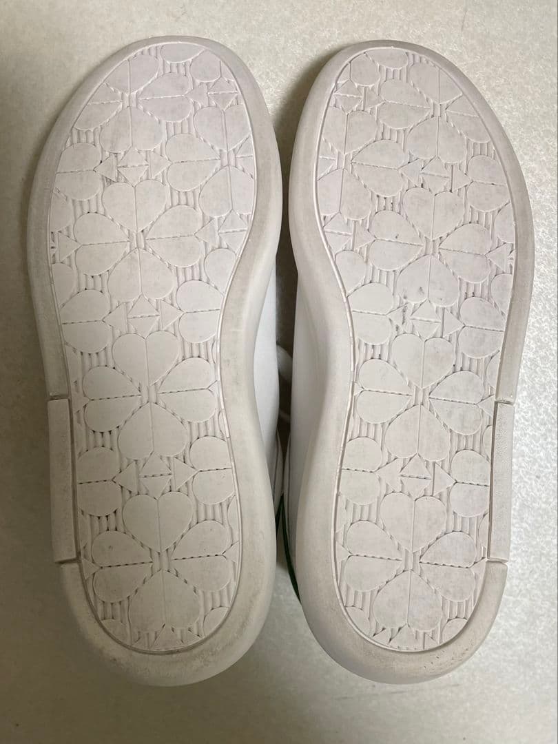 ミ*ん様 kate spade x Hello Kitty スムースレザー 24