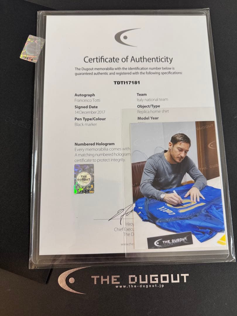 【保証書付】限定販売トッティ直筆サイン入り イタリア代表 サッカー　ユニフォーム