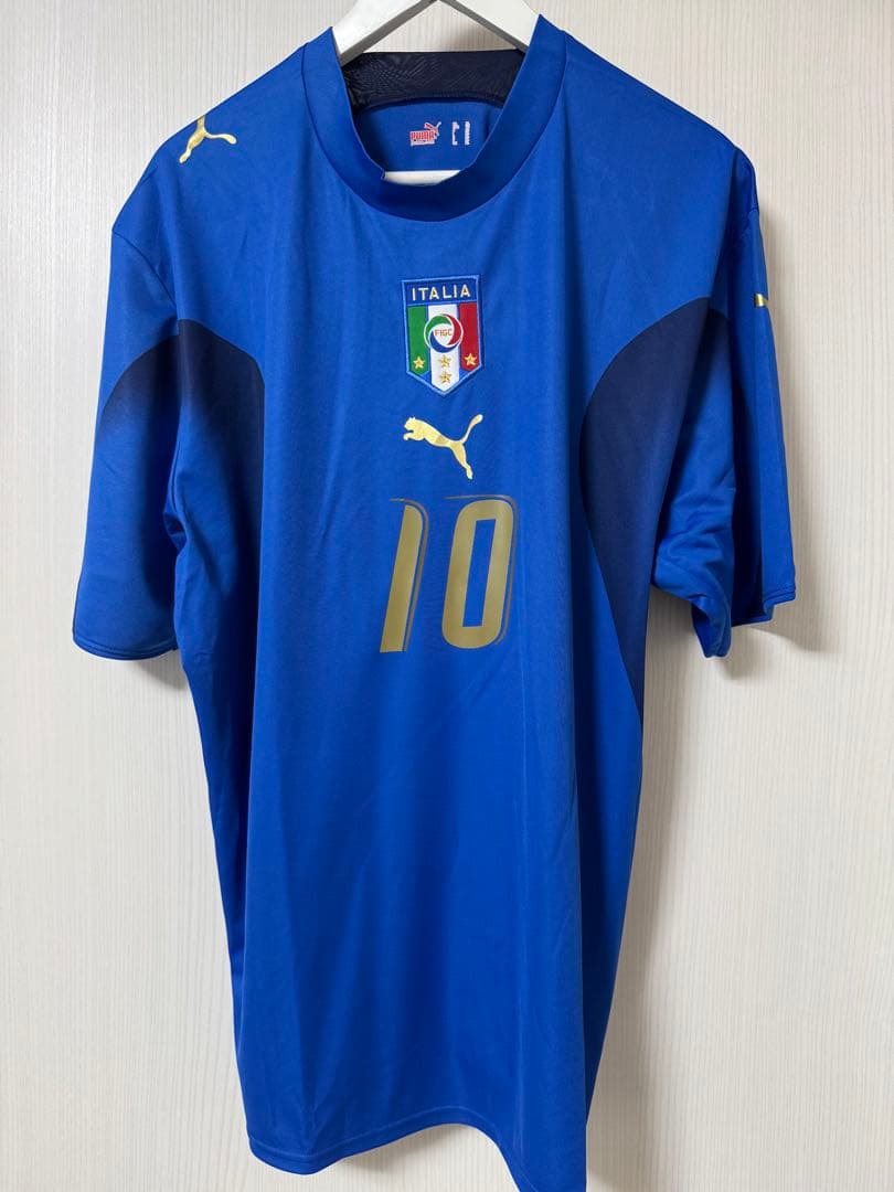 【保証書付】限定販売トッティ直筆サイン入り イタリア代表 サッカー　ユニフォーム