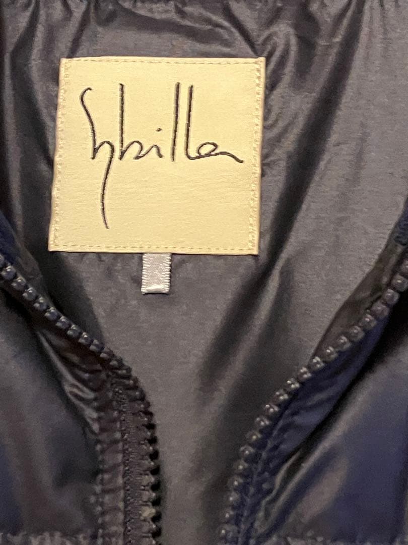 シビラ　ダウンロングベスト