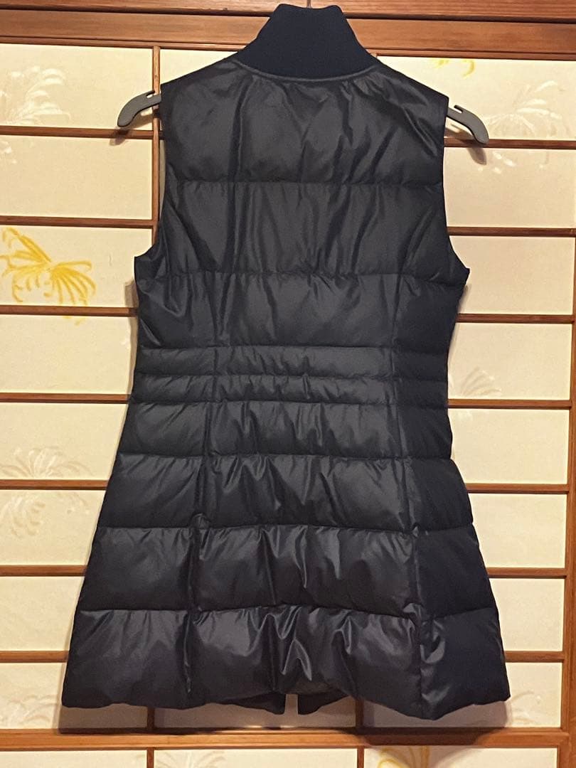 シビラ　ダウンロングベスト