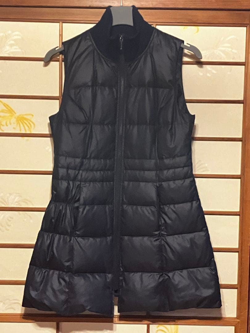 シビラ　ダウンロングベスト