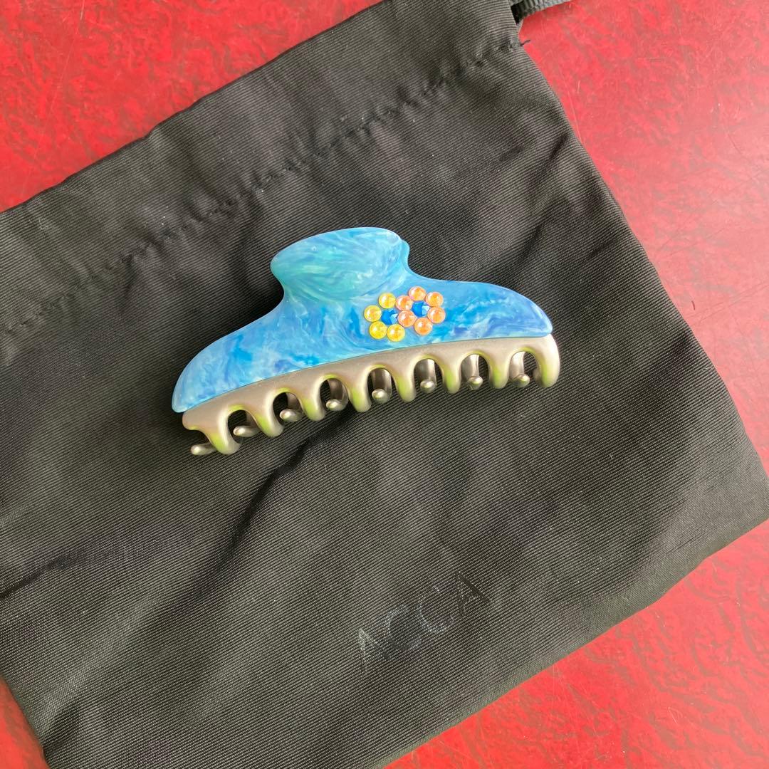 acca ヘアクリップ Mサイズ ほぼ未使用美品【最終値下げ！明日まで】