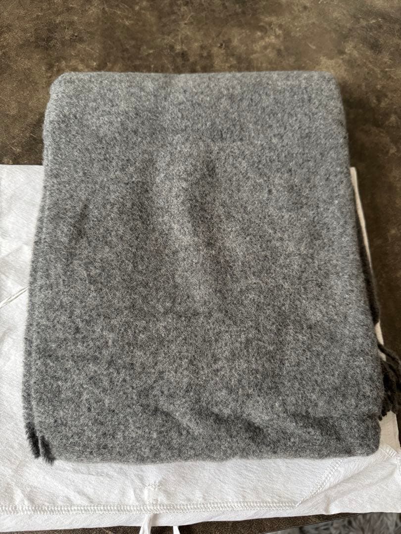 【新品】タグ付きAcne Studios グレー フリンジ マフラー