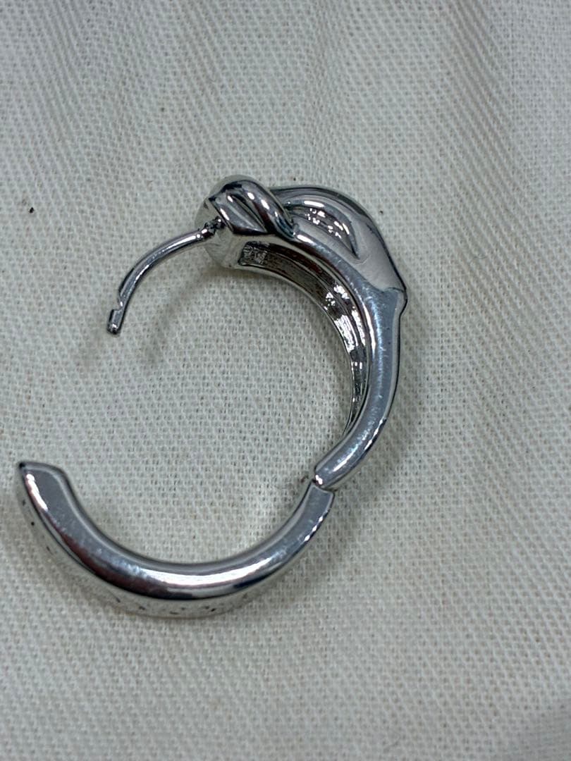 【美品】ヴィヴィアン　ウエストウッド　片耳ピアス