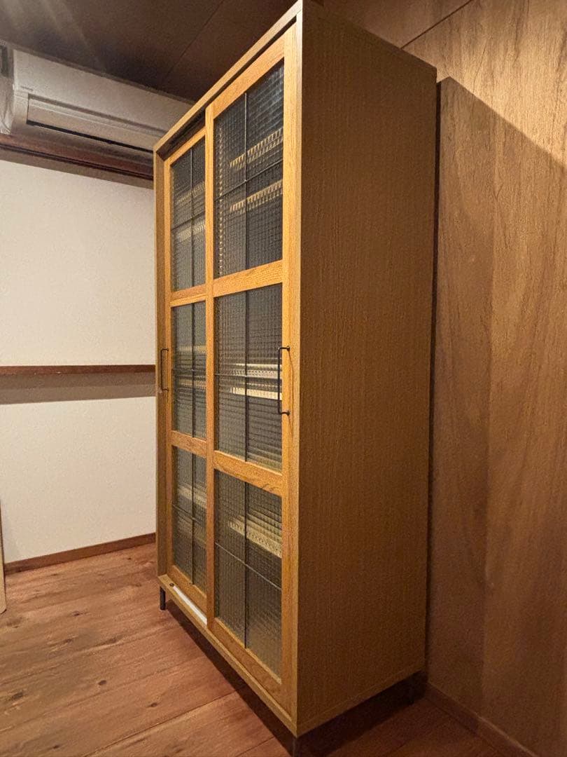 アデペシュ/カデル スライドガラスキャビネット ハイ /収納キャビネット