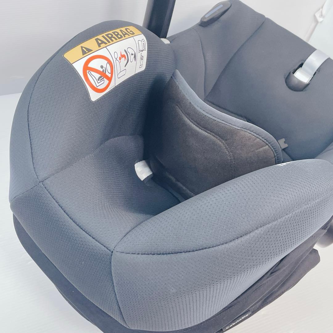 Maxicosi カブリオフィックスアイサイズ　専用ベース、アダプター付き