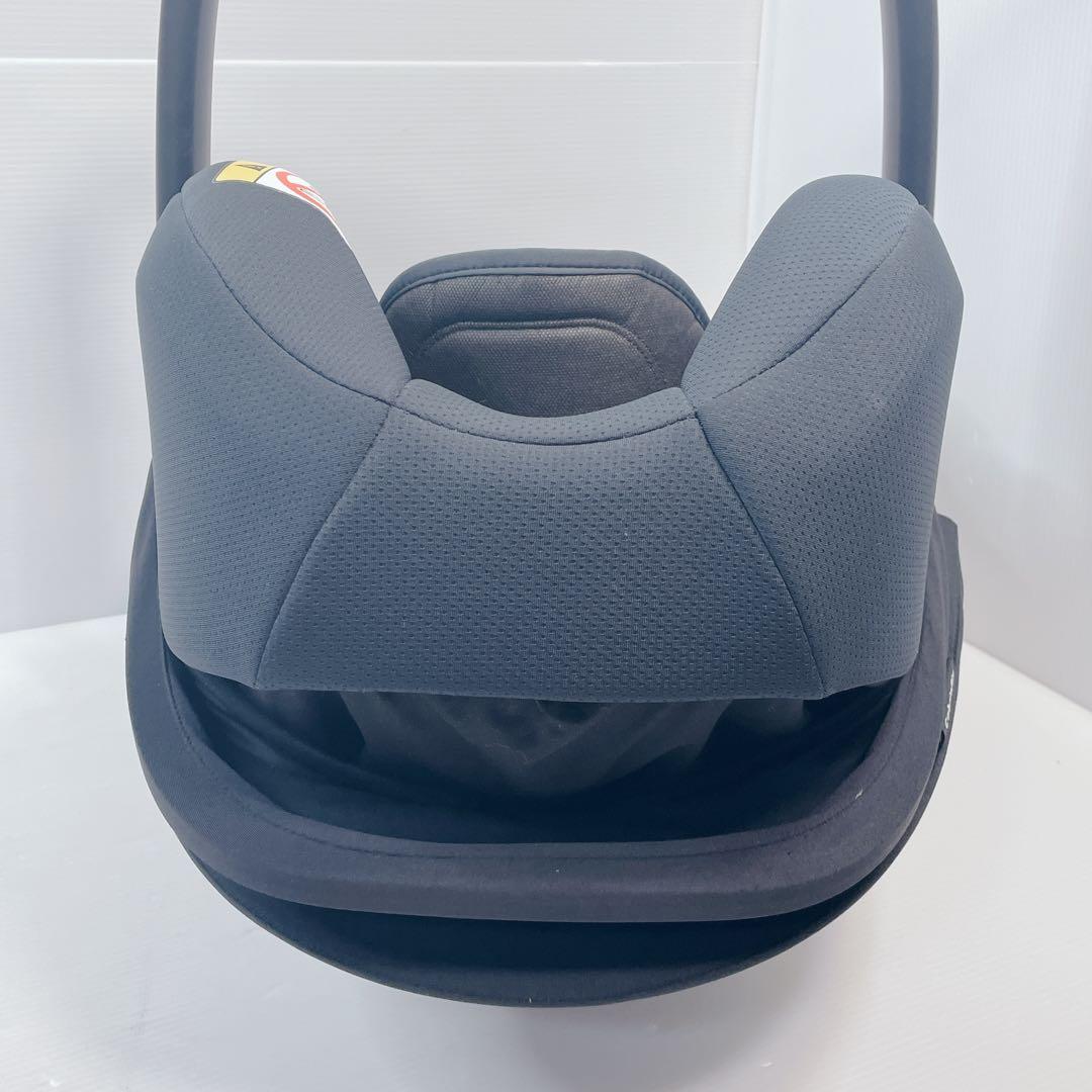 Maxicosi カブリオフィックスアイサイズ　専用ベース、アダプター付き