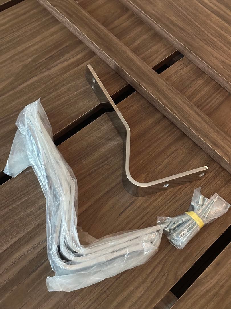 【金額交渉可】ローベッド　ベッドフレーム　クイーン/キングサイズ