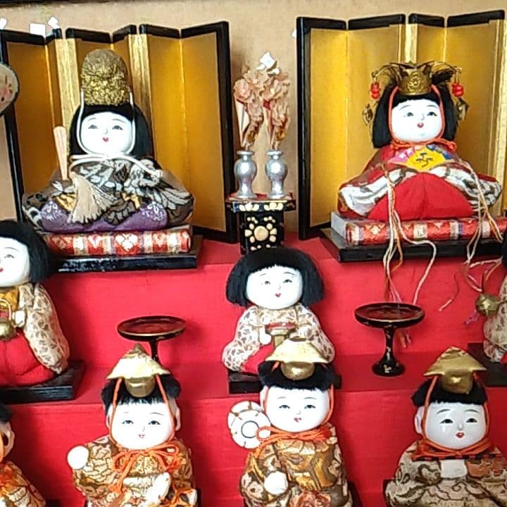 雛人形　五段　木目込み　ガラスケース入り