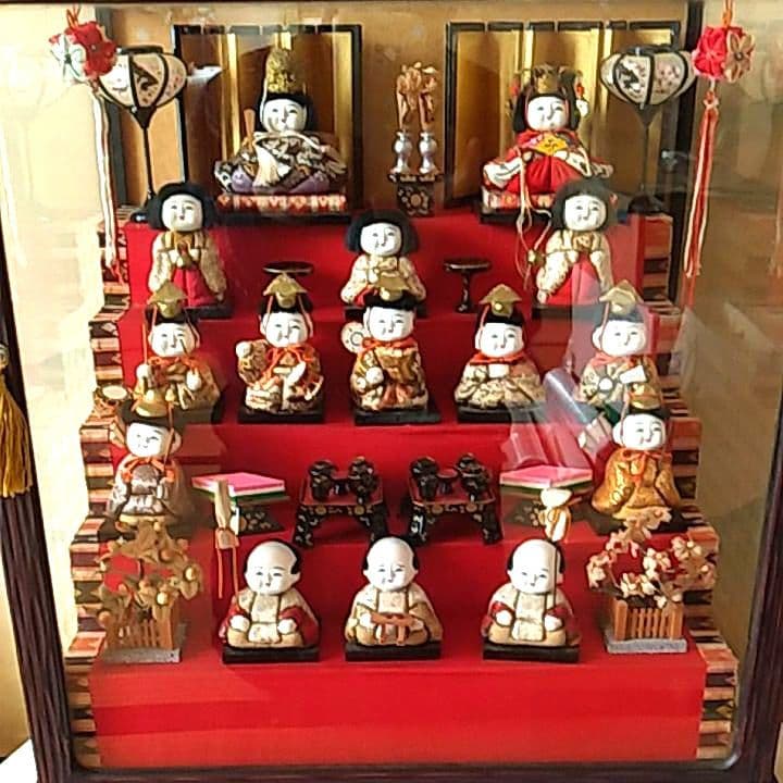 雛人形　五段　木目込み　ガラスケース入り