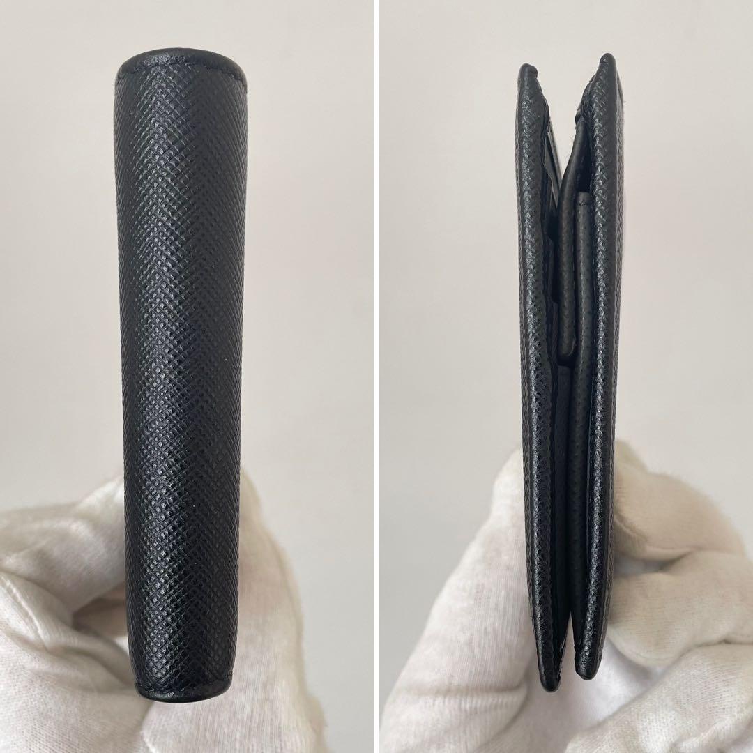 【極美品】プラダ 二つ折り財布 サフィアーノ バイカラー 黒グレー 2MO738