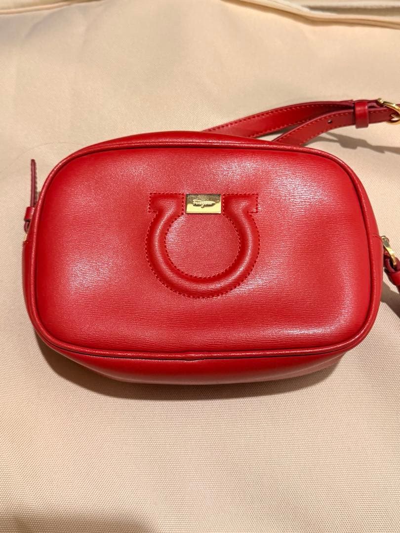 Ferragamo ショルダーポーチ
