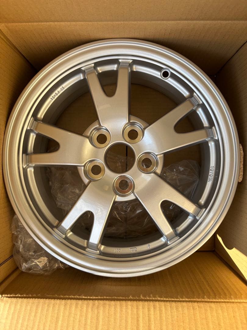 30プリウス　15インチ アルミホイール 15X6J 45