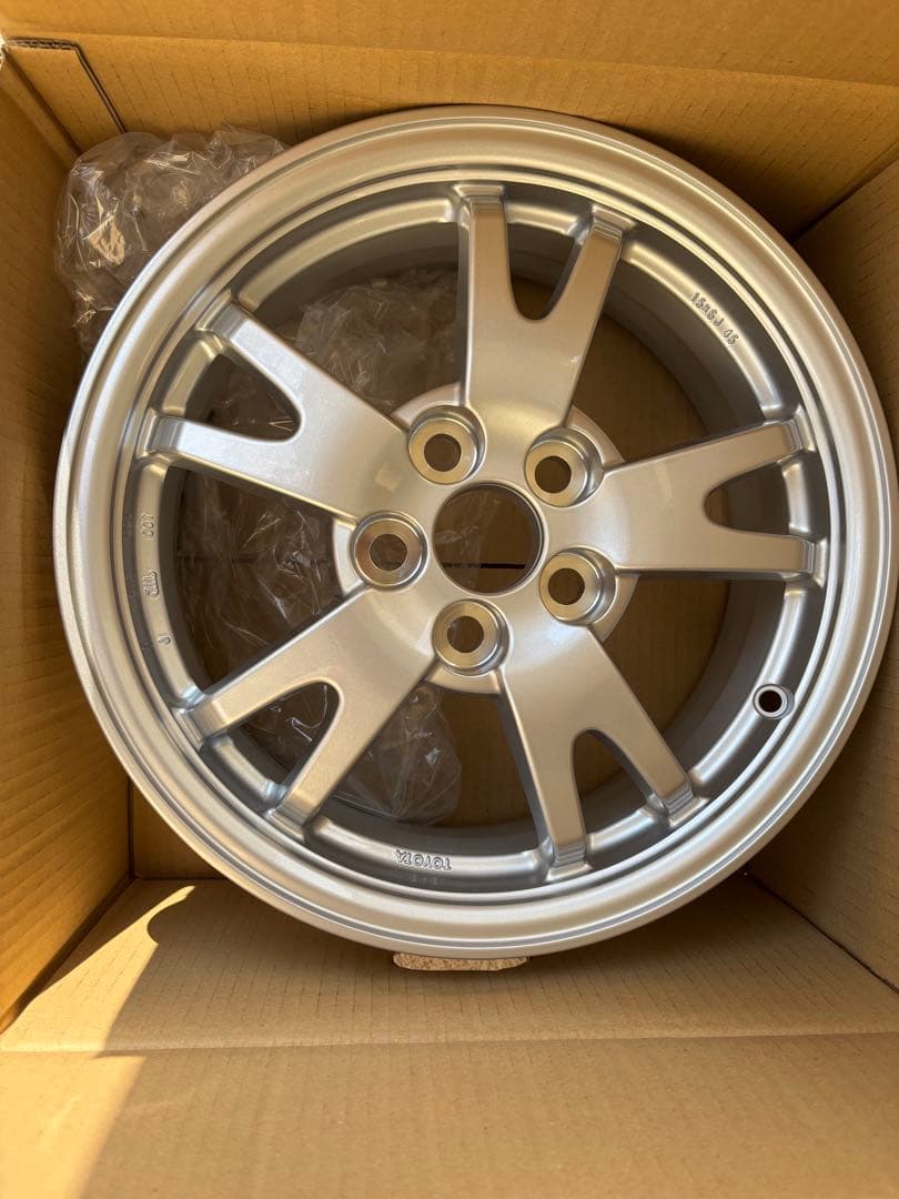 30プリウス　15インチ アルミホイール 15X6J 45