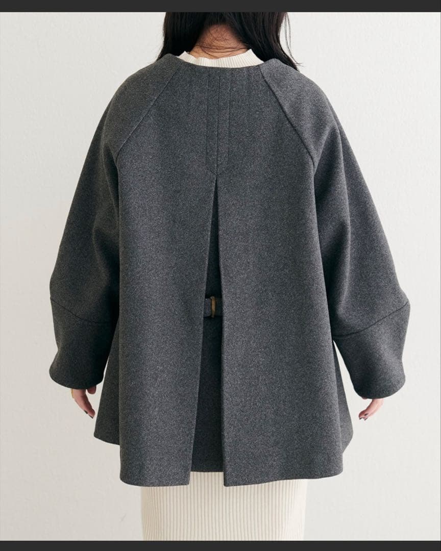 〈osono〉2wayノーカラーコート　チャコールグレー