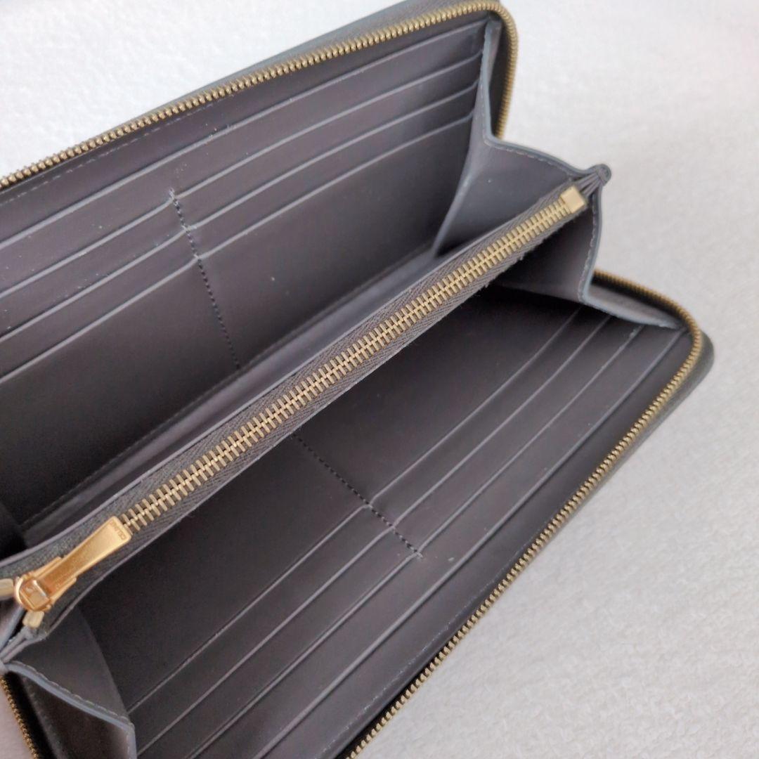 セリーヌ ジップドウォレット グレインカーフレザー ペブル グレージュ 長財布