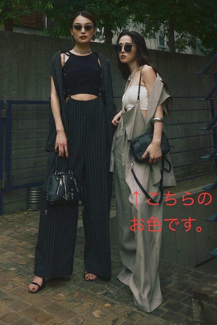 ANDREA&Coストライプテーラードジレ、レザーストラップストライプロンパース