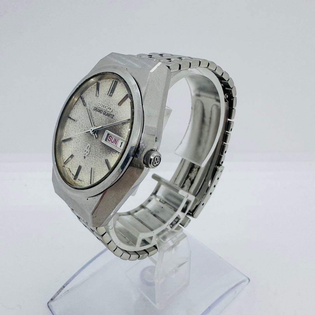 ✨SEIKO✨GRAND QUARTZ✨デイデイト✨シルバー文字盤✨腕時計✨