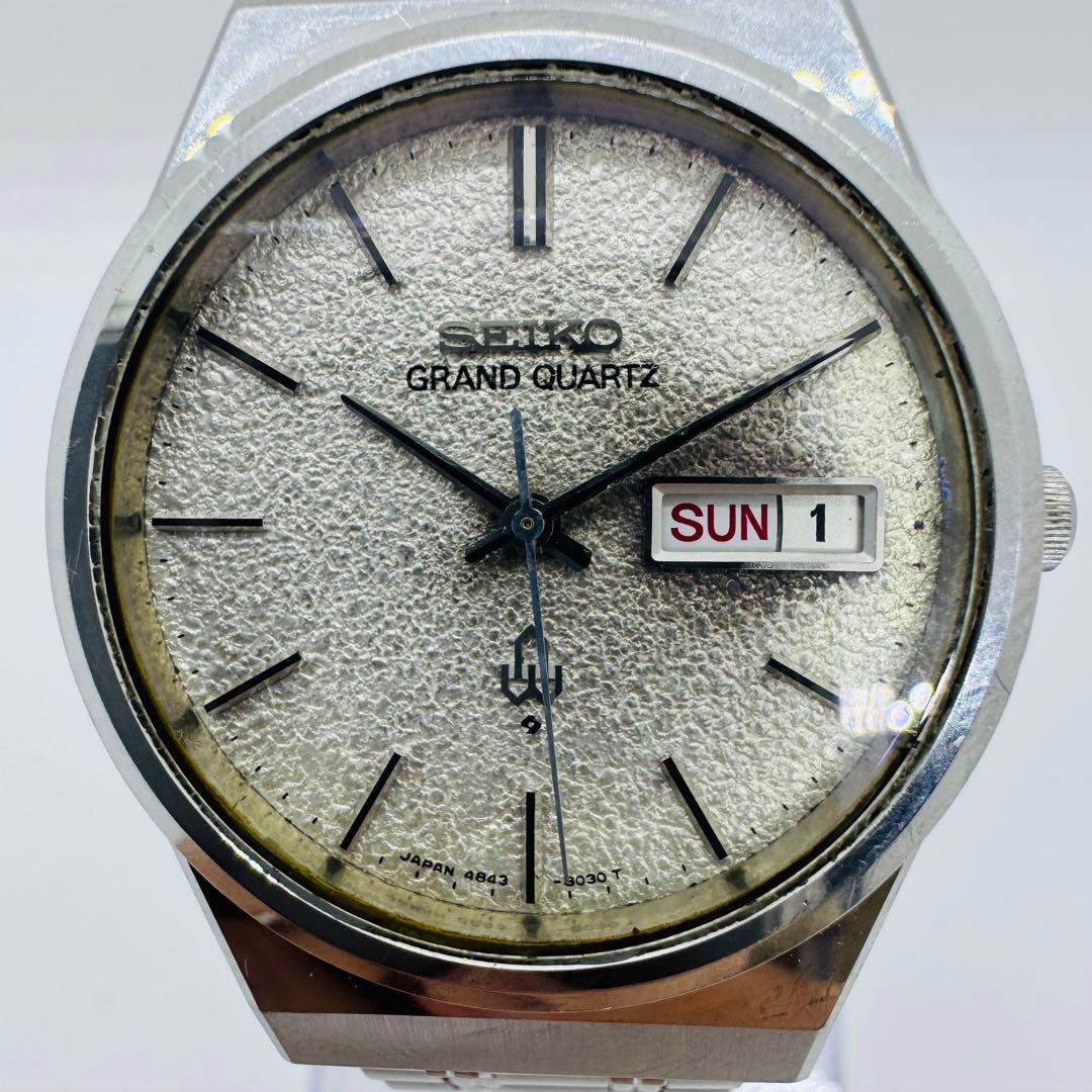 ✨SEIKO✨GRAND QUARTZ✨デイデイト✨シルバー文字盤✨腕時計✨