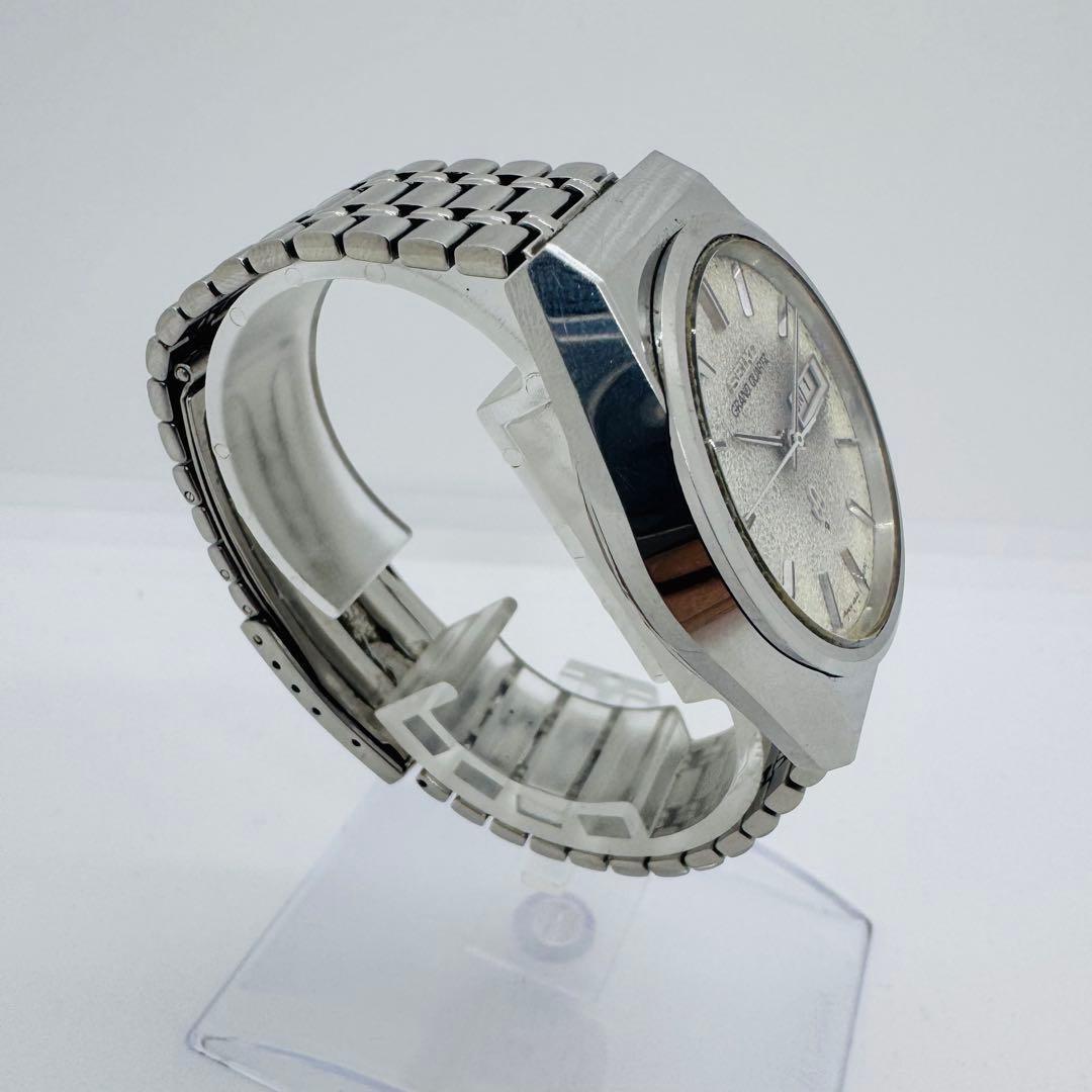 ✨SEIKO✨GRAND QUARTZ✨デイデイト✨シルバー文字盤✨腕時計✨