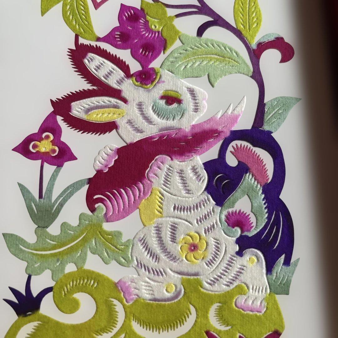 中国の切り紙、12 支　箱付き　 説明は中国語と英語　状態良好