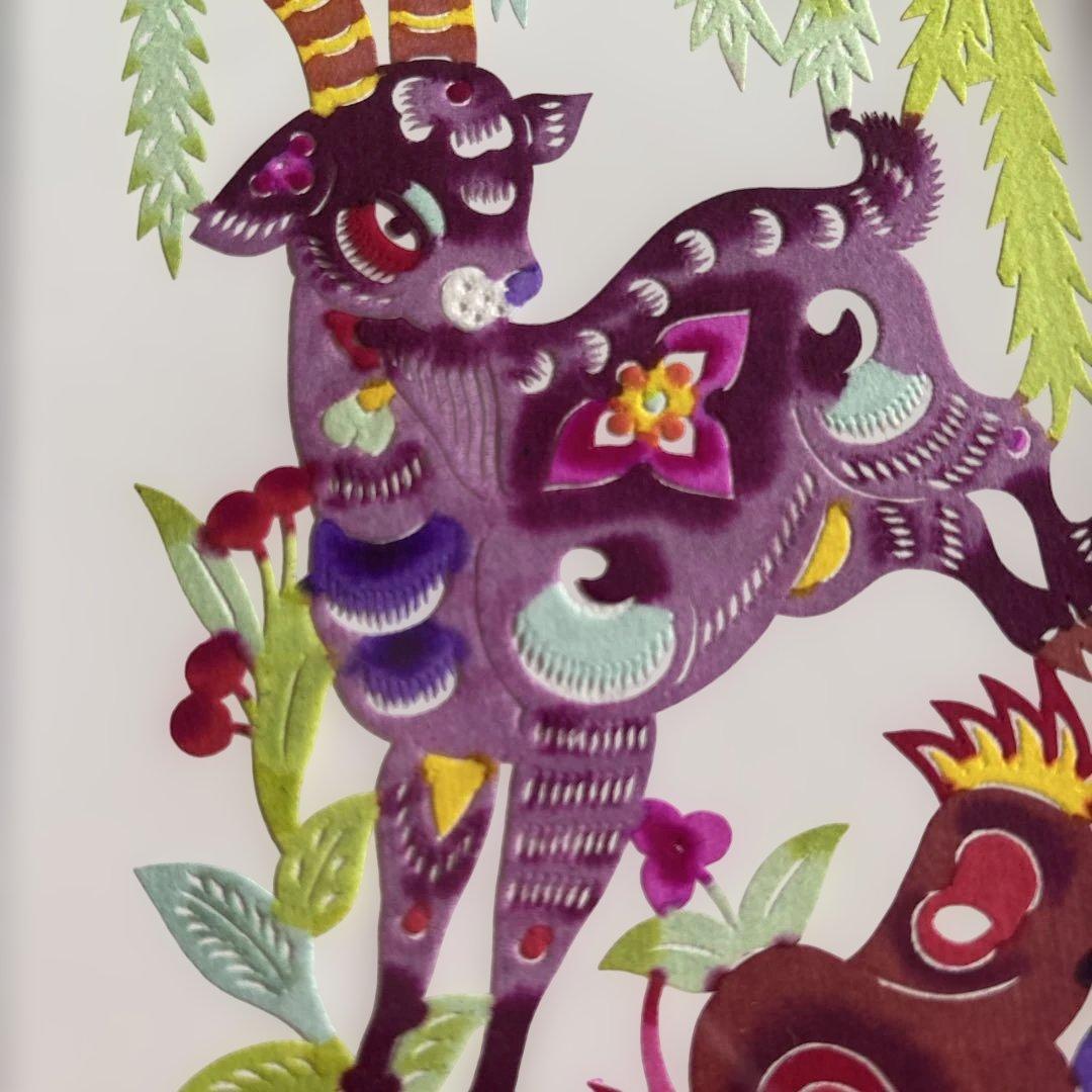 中国の切り紙、12 支　箱付き　 説明は中国語と英語　状態良好