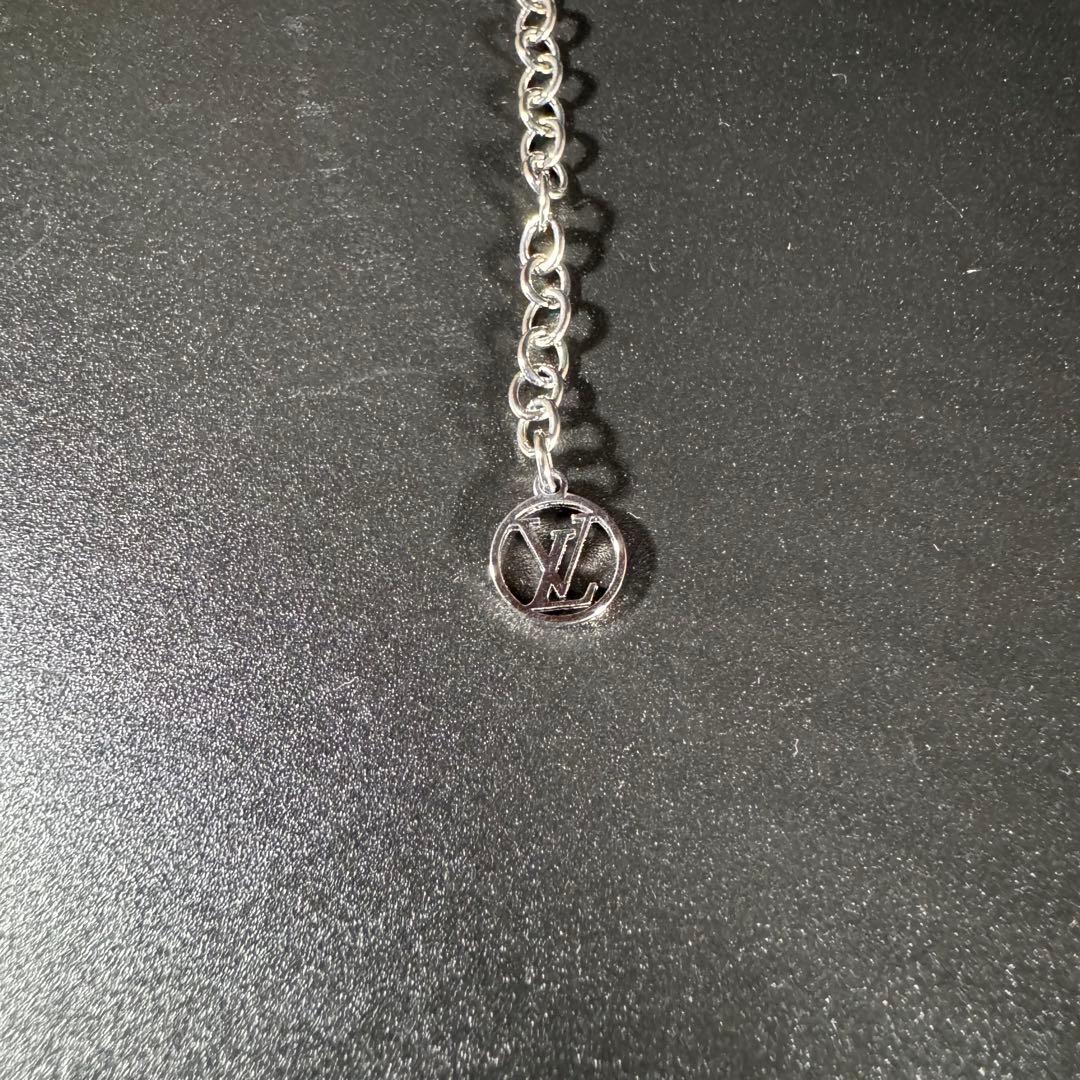 [美品] VUITTON ルイヴィトン エッセンシャルＶネックレス　シルバー