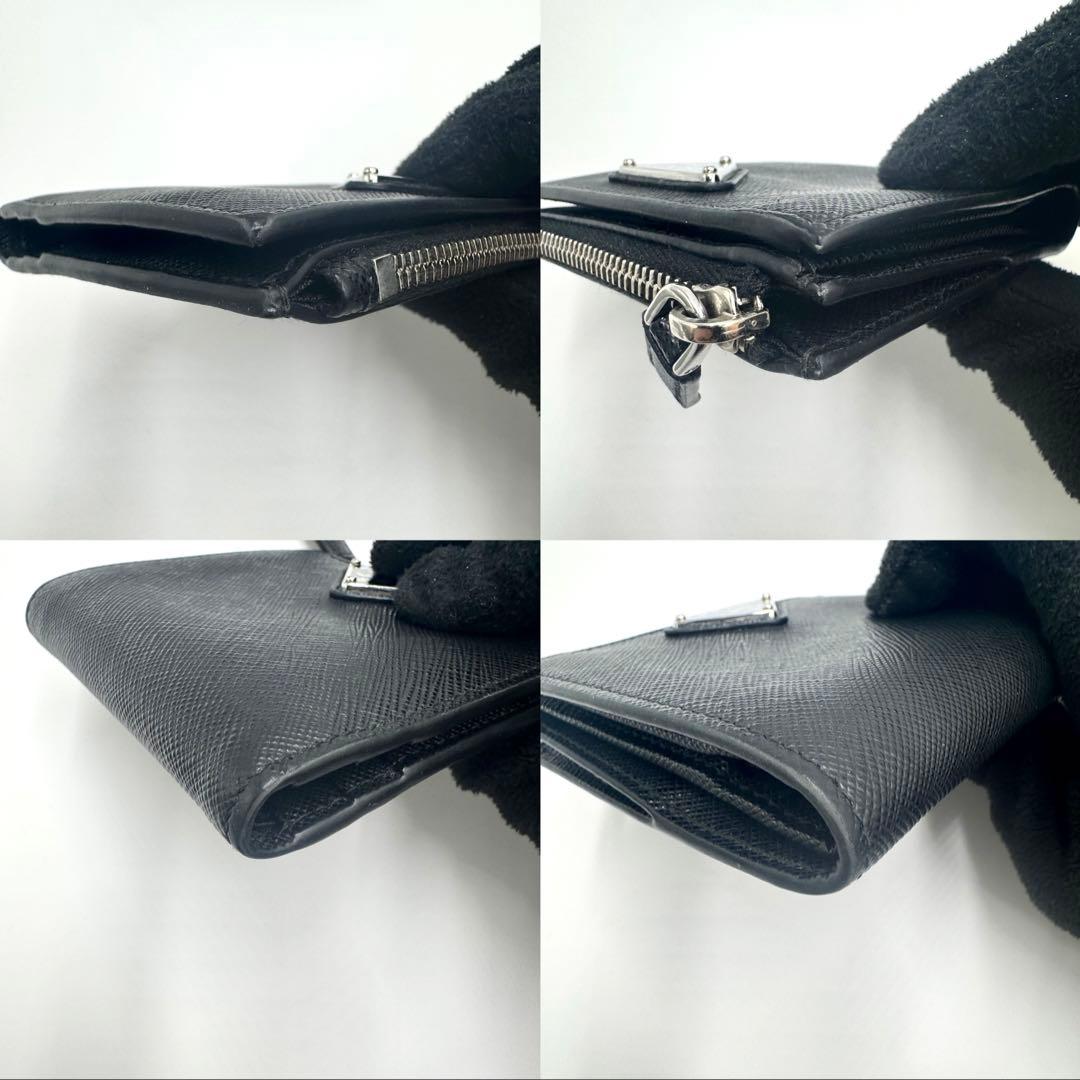 【未使用品級✨】プラダ サフィアーノ 二つ折り財布 ロゴプレート 2ML049