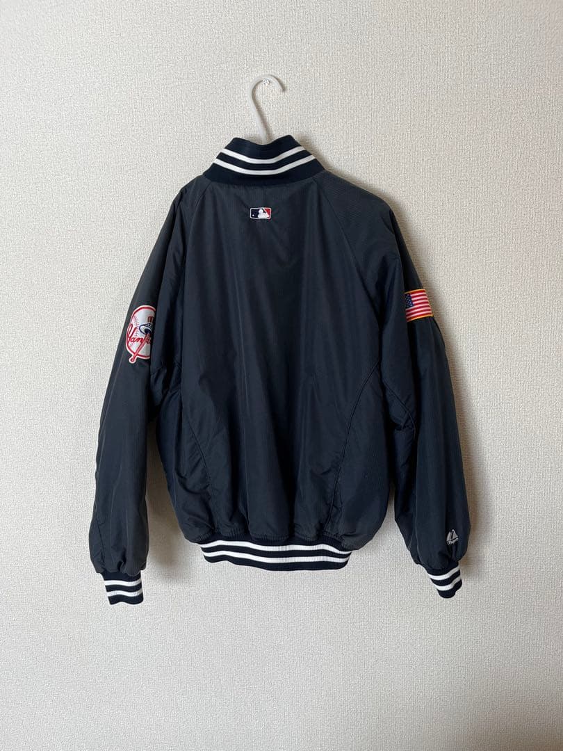 Yankees majesticベースボールジャケット　Lサイズ