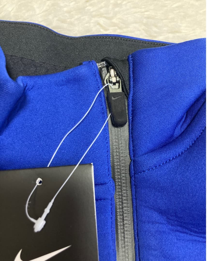 ✨新品✨Nike ナイキ THERMA-FIT ベスト XS