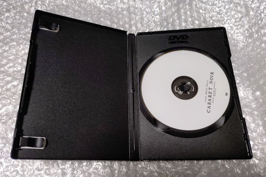 ISSAY MEETS DOLLY CABARET NOIR デルジベット