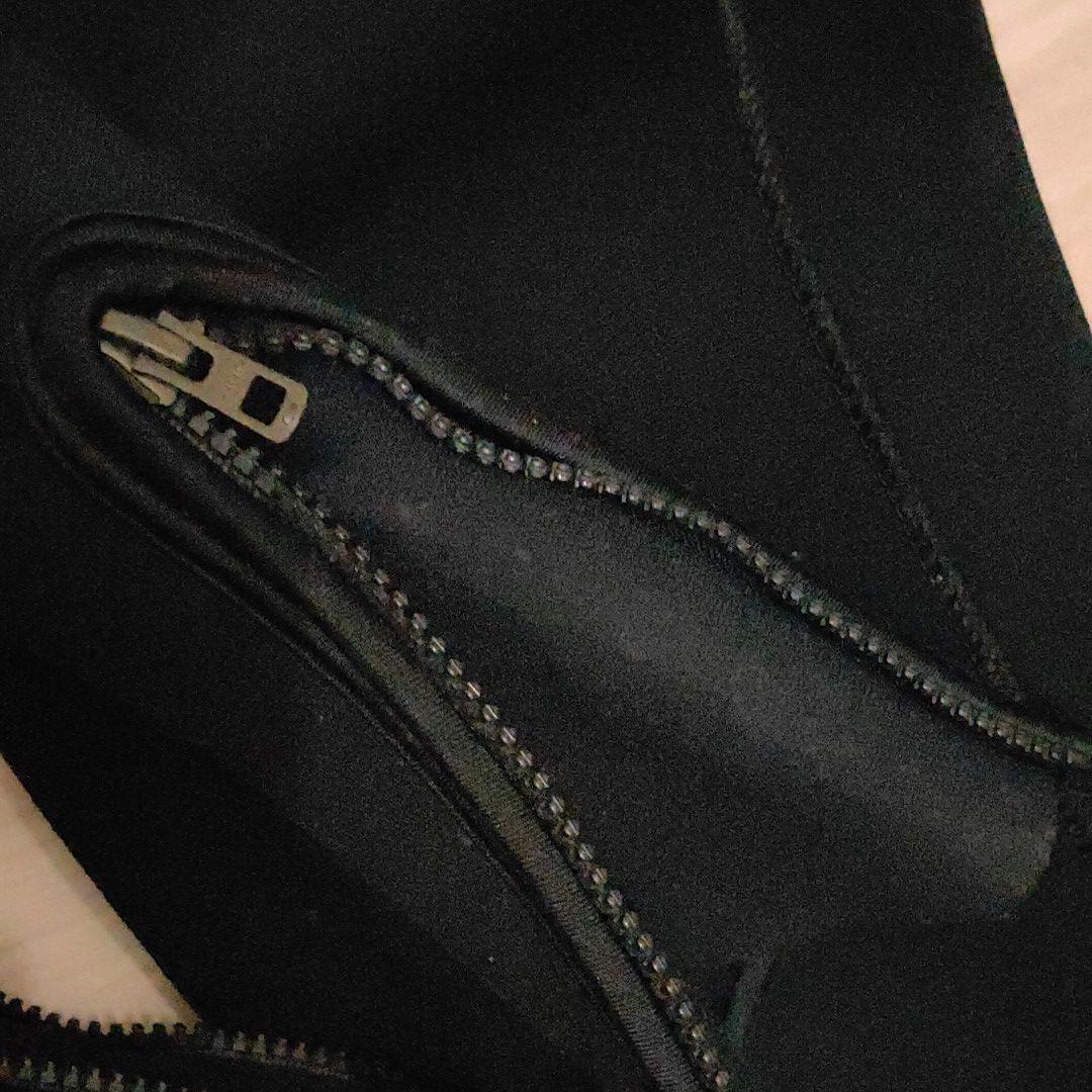 ウエットスーツ　厚さ５㍉