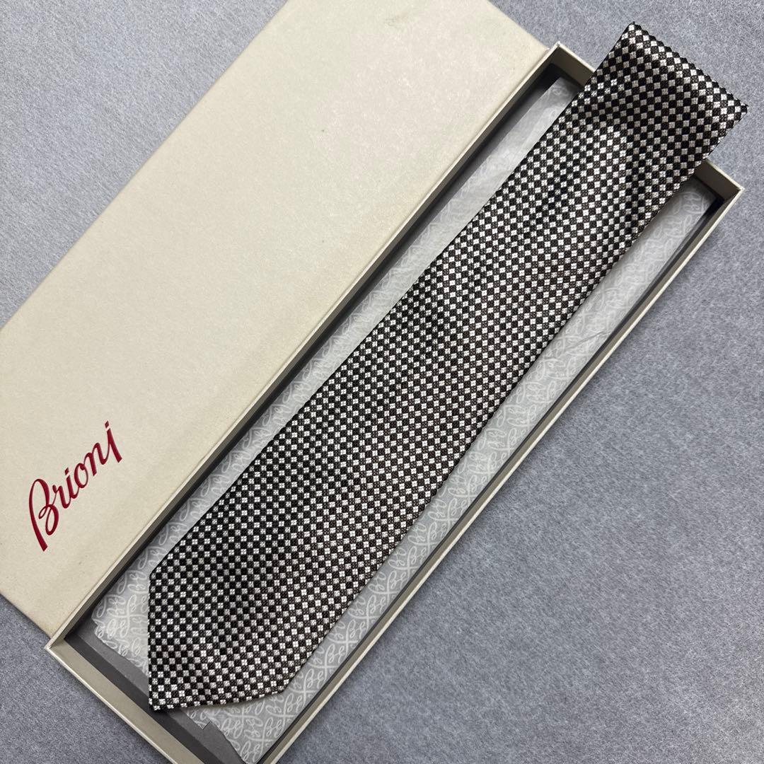 ブリオーニ　ネクタイ　茶色　チェック柄　シルクジャガード