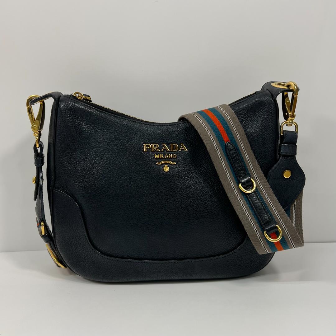 プラダ ショルダーバッグ ブラック 本革 1BC052 MBZ034