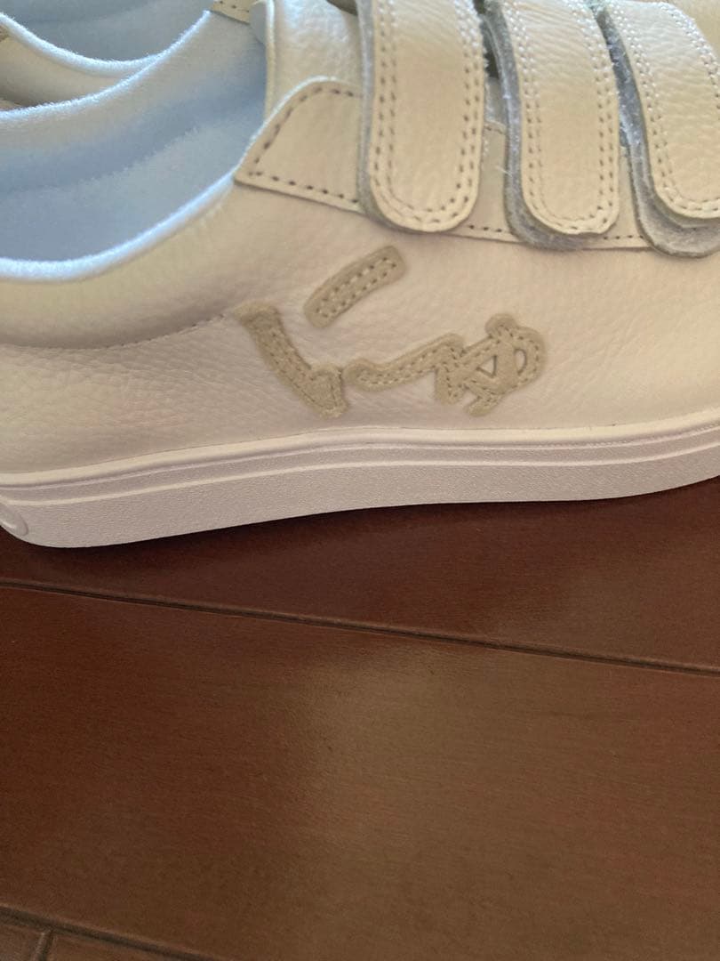 SANGACIO　OFF COAT　にゅ　スニーカー　サイズ24.5cm