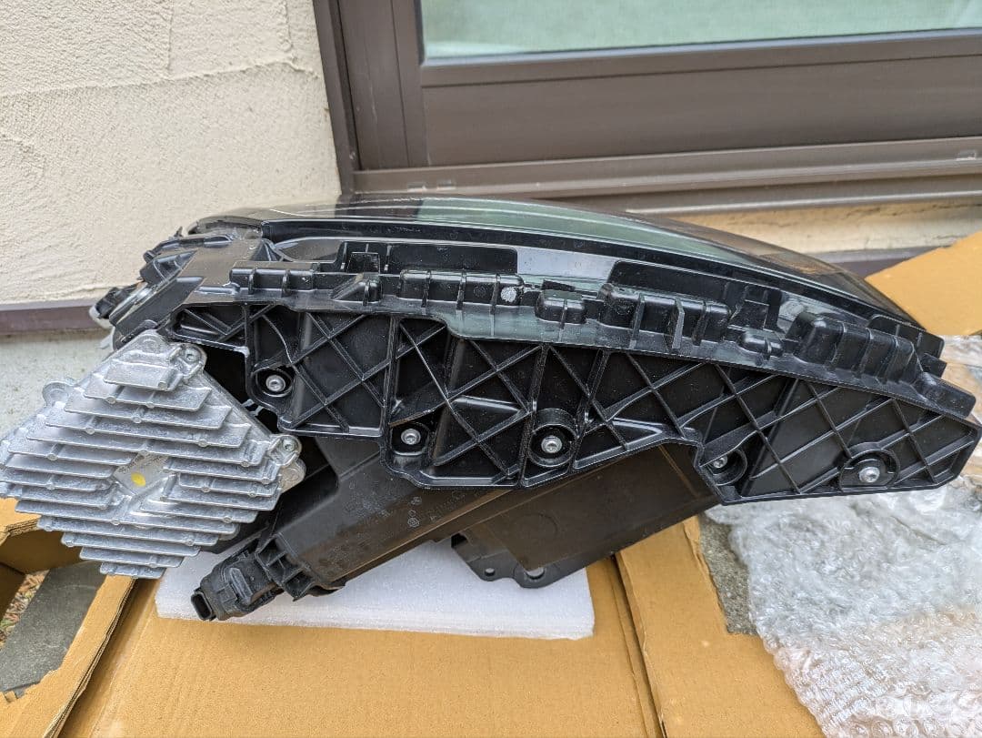 Jeep コマンダー（２代目） （2023年式）右ヘッドライト