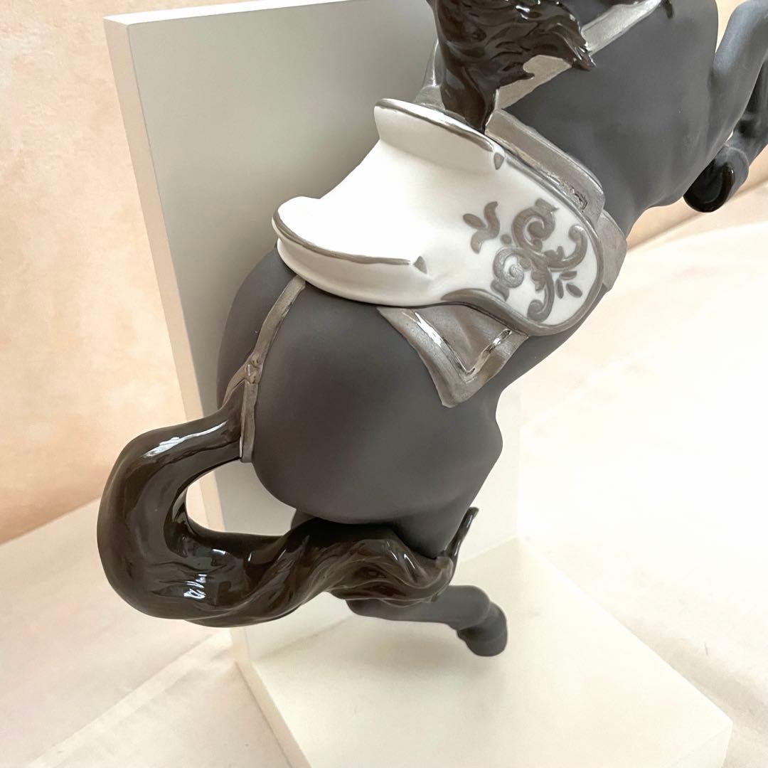 【LLADRO】馬の陶磁器『跳躍』黒シルバー