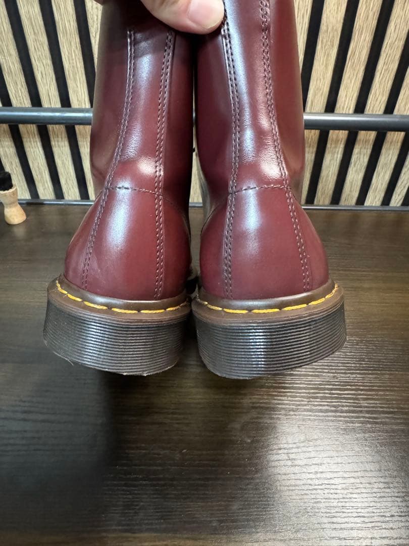 ドクターマーチン　Dr.Martens 8ホールブーツ　チェリーレッド?