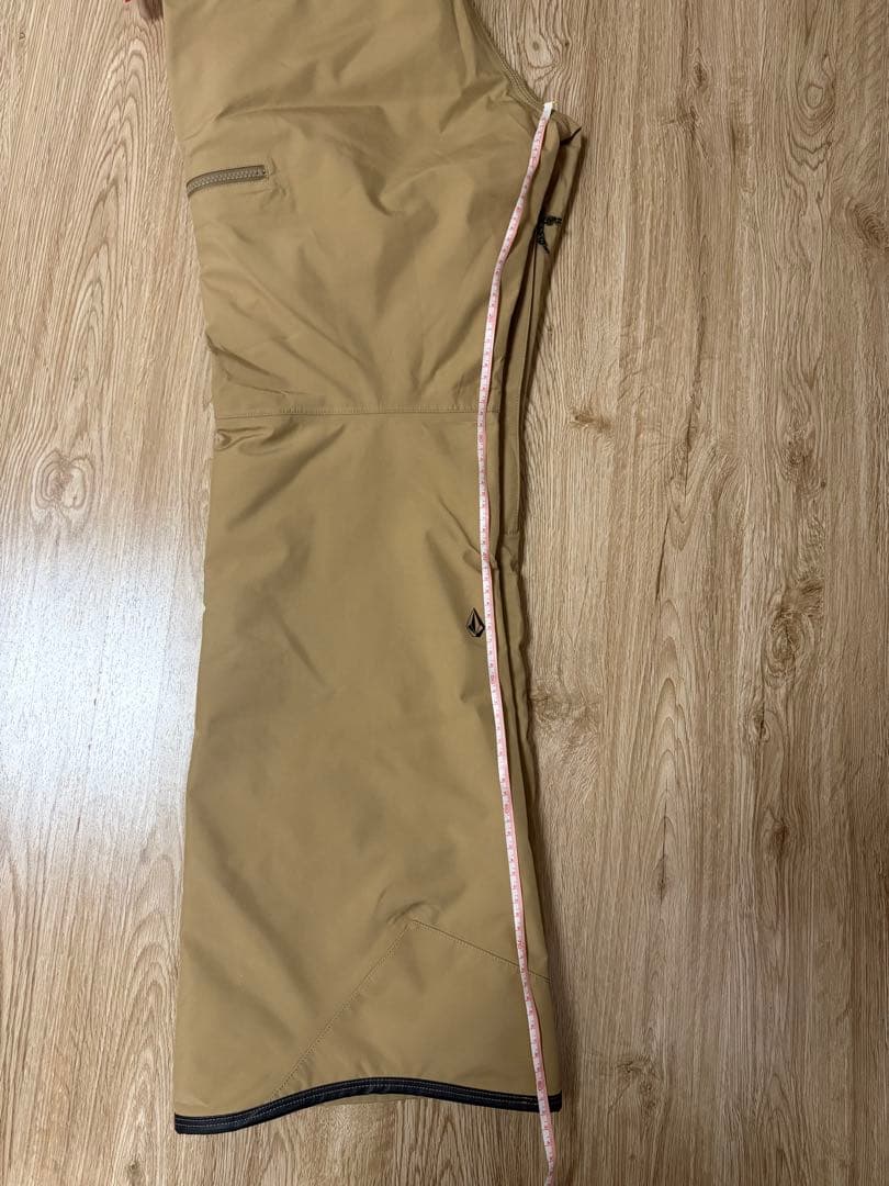 VOLCOM GORE-TEX スノーボードパンツ ベージュ　レディース