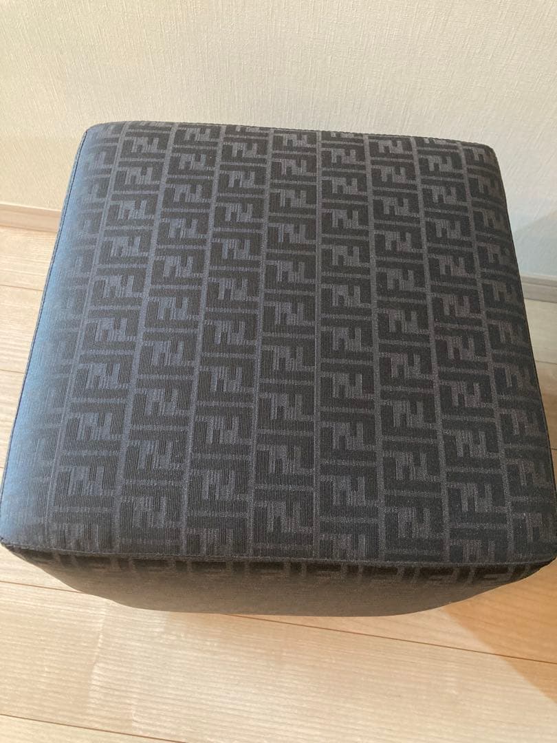 ひ*ろ様 FENDI CASAロゴパターン スツール