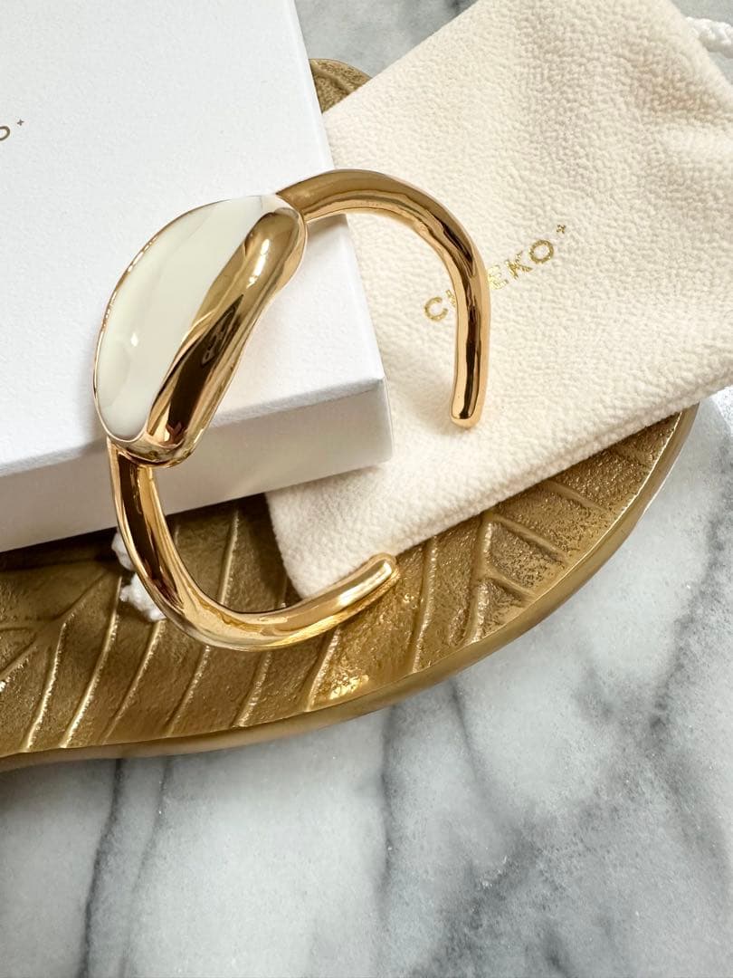 【新品未使用】Chieko+ チエコプラス Lulu bangle ゴールド